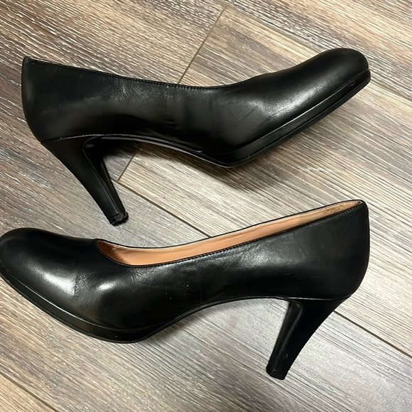 Naturalizer Black pumps Size9WW - Picture 1 of 3